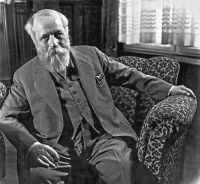 Martin_Buber_Sessel_HDR